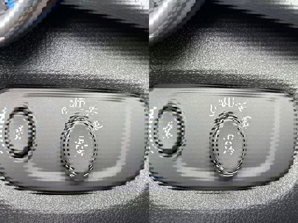 New 2026 Chevrolet Trax LT w/ LT Convenience Package image 21