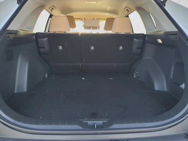 Used 2022 Toyota RAV4 LE FWD image 6