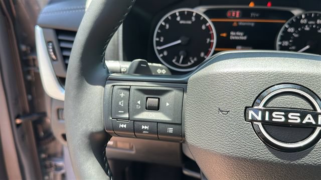Used 2026 Nissan Rogue Dark Armor AWD/4WD image 16