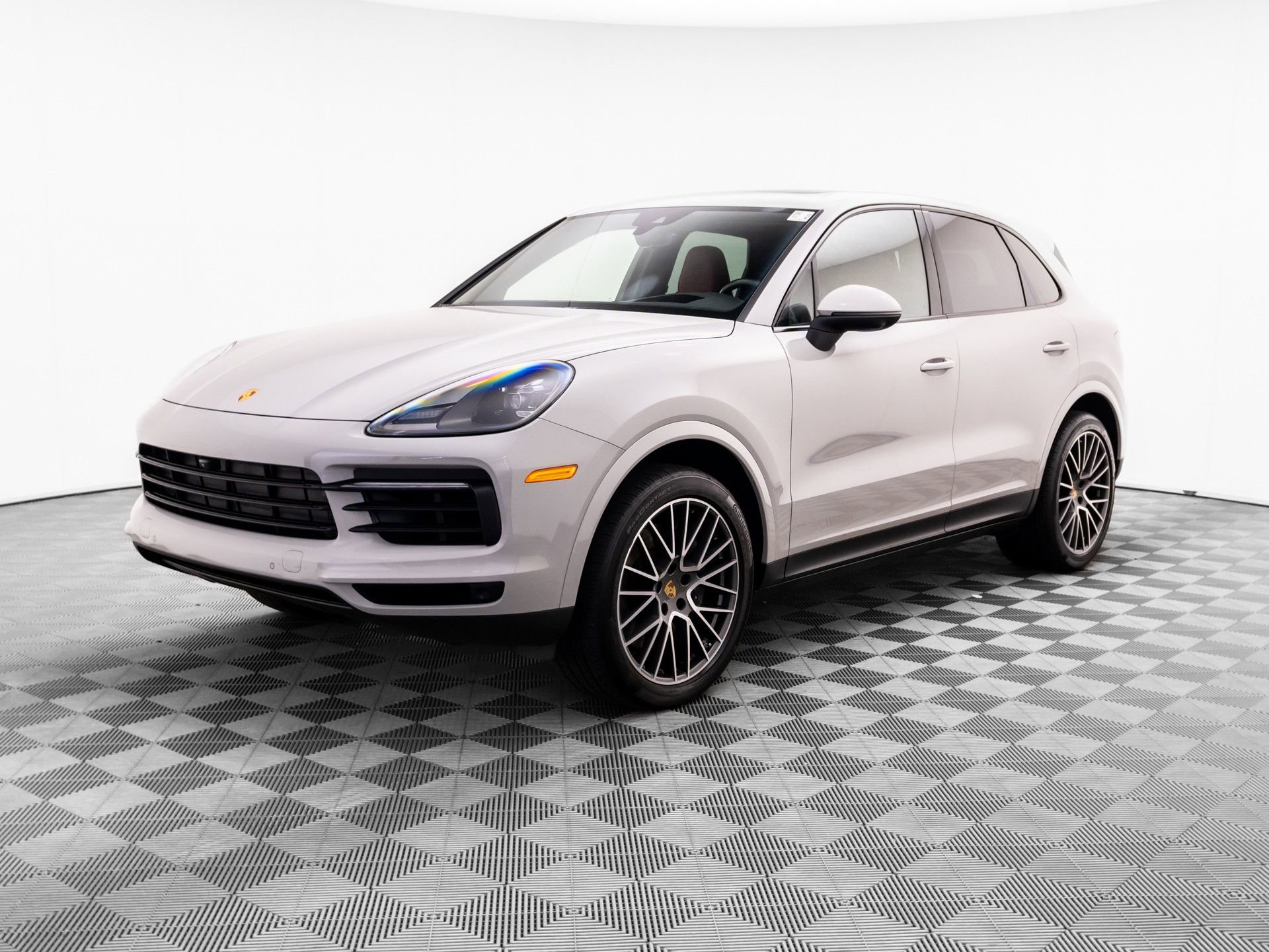 Certified 2023 Porsche Cayenne AWD/4WD image 1