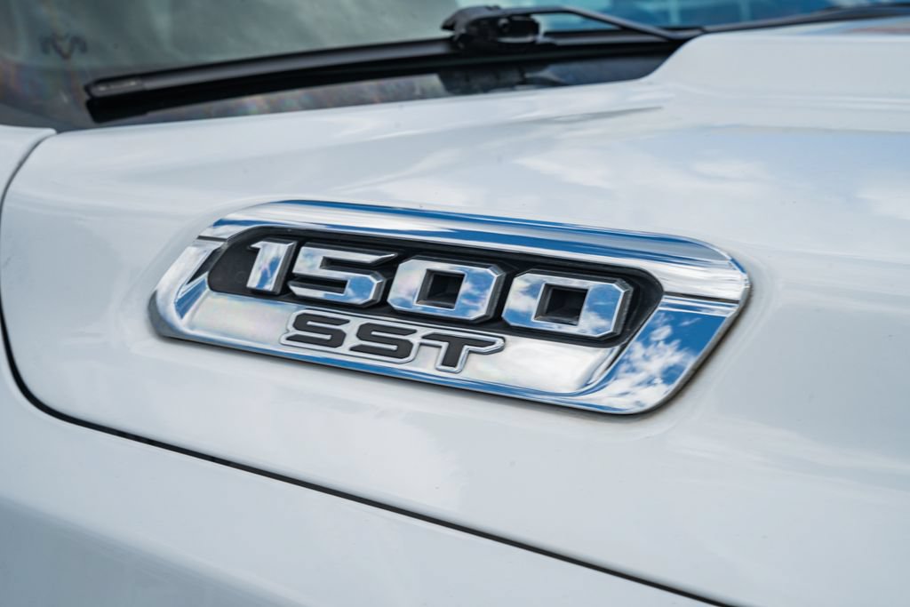 Certified 2025 RAM 1500 Laramie AWD/4WD image 13