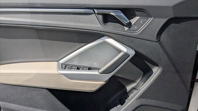 Used 2023 Audi Q3 2.0T Premium Plus w/ Premium Plus Package image 12