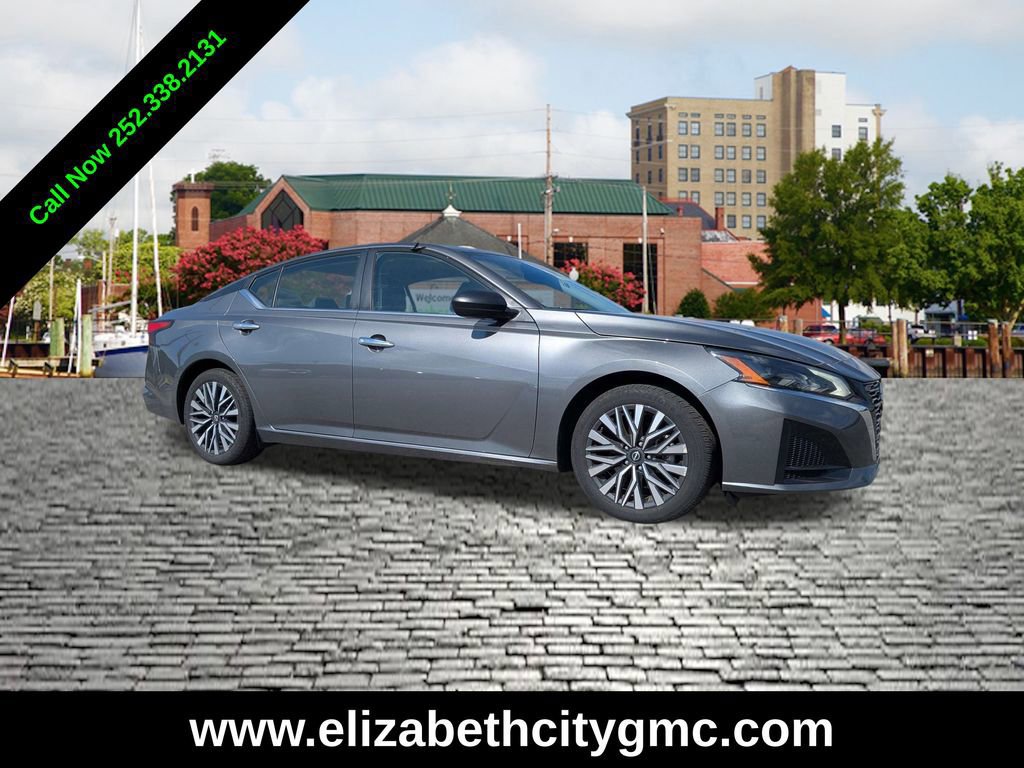 Used 2024 Nissan Altima 2.5 SV