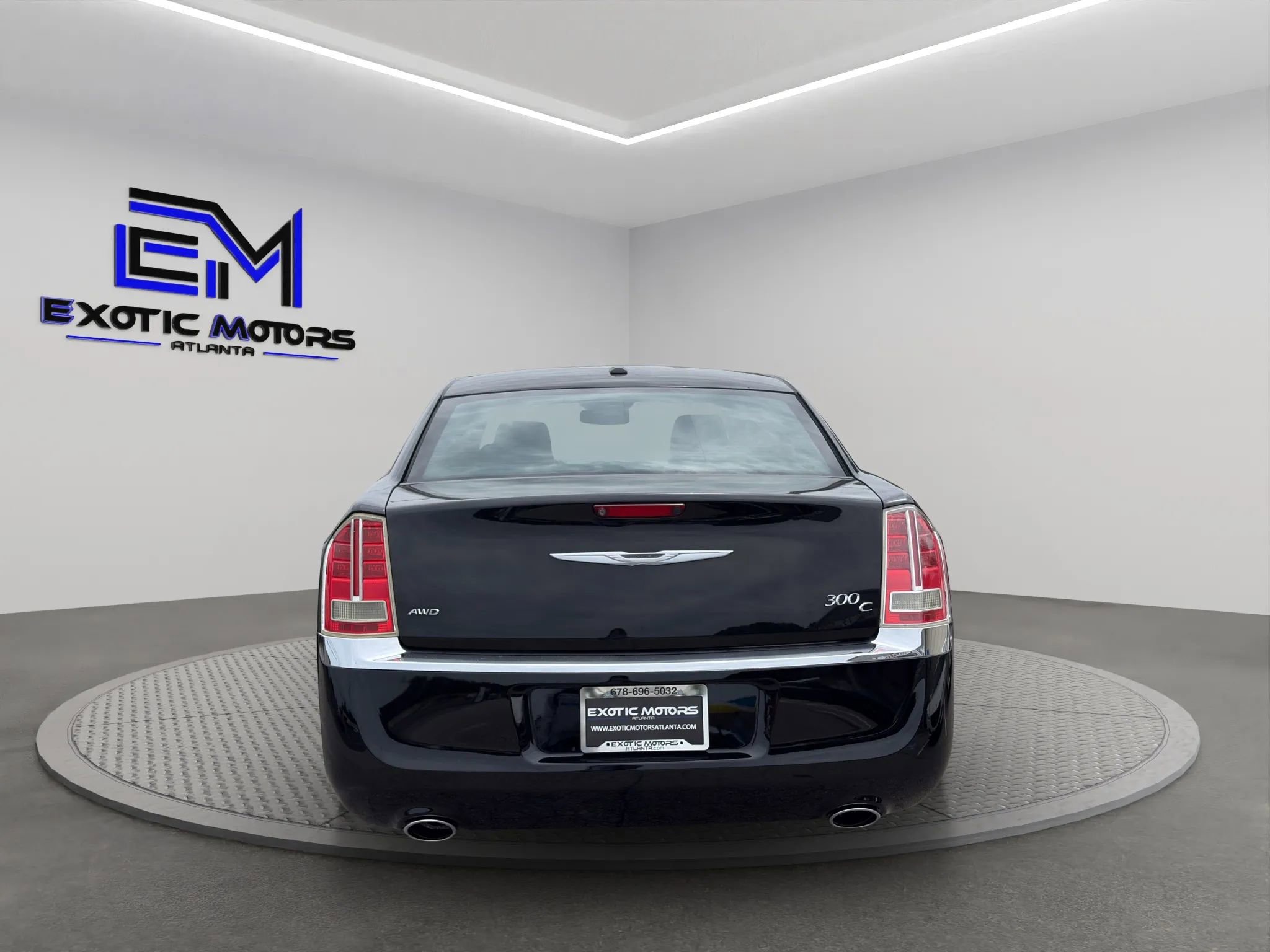 Used 2012 Chrysler 300 C w/ 19-Premium Speaker Group AWD/4WD image 4