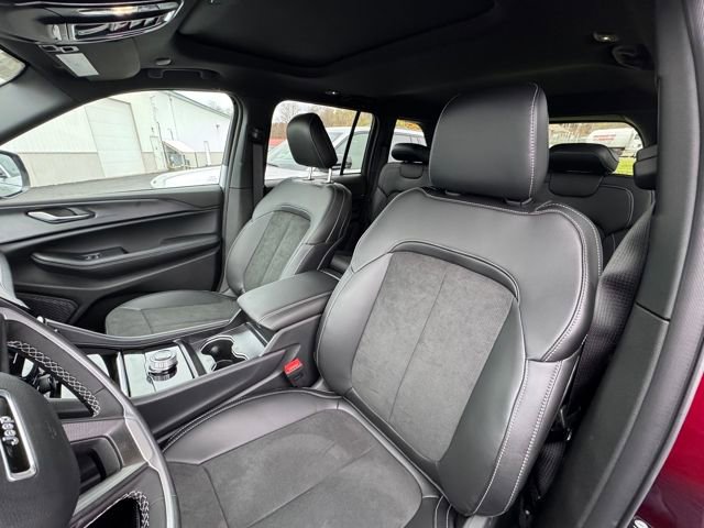 New 2025 Jeep Grand Cherokee Altitude image 58