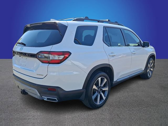 Used 2023 Honda Pilot Touring image 5