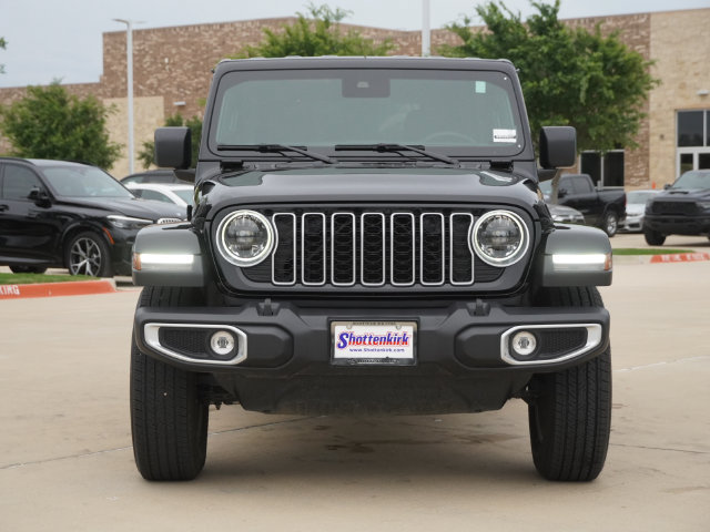 Used 2025 Jeep Wrangler Unlimited Sahara AWD/4WD image 2