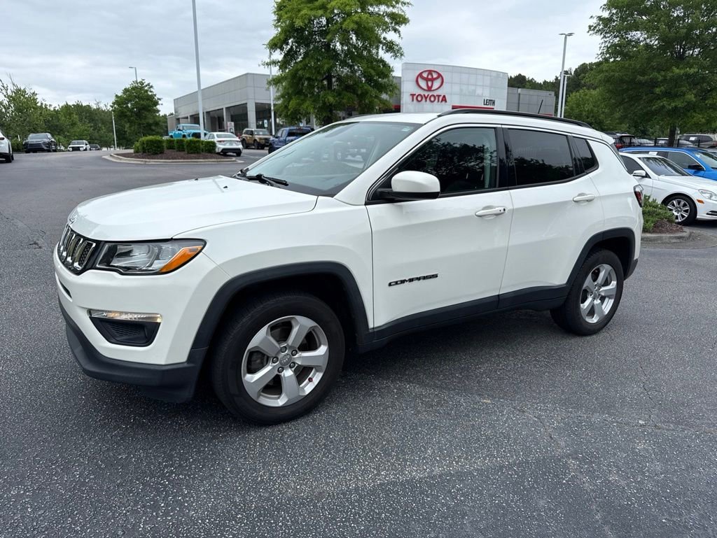 Used 2021 Jeep Compass Latitude w/ Sun and Sound Group AWD/4WD image 2