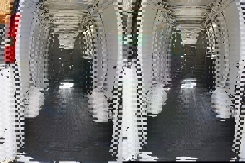 Used 2010 Chevrolet Express 1500 image 19