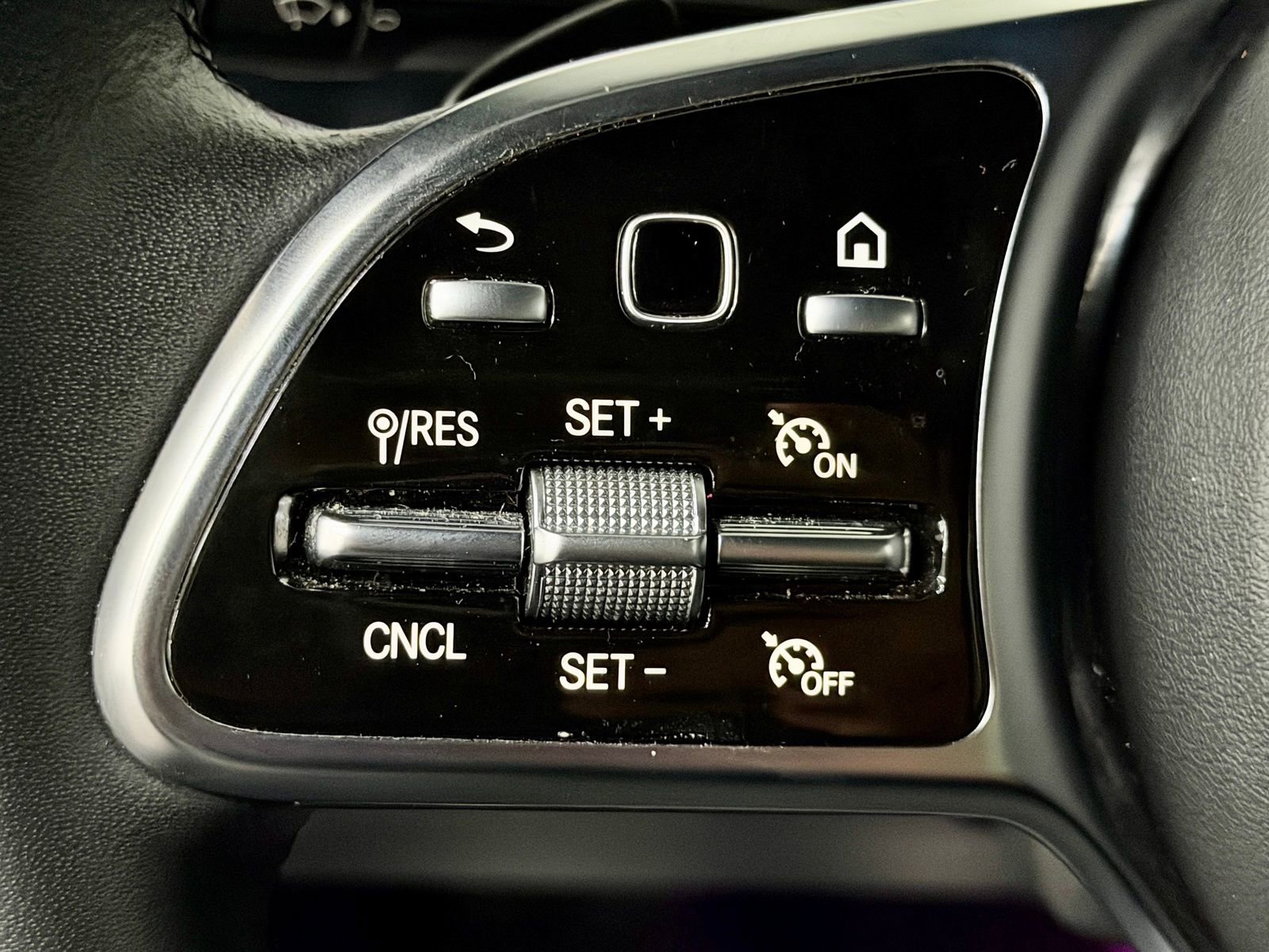 Used 2023 Mercedes-Benz CLA 250 image 27