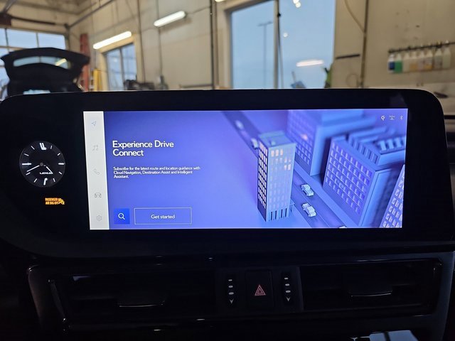 Certified 2025 Lexus ES 300h Ultra Luxury w/ Accessory Package (Z2) image 21