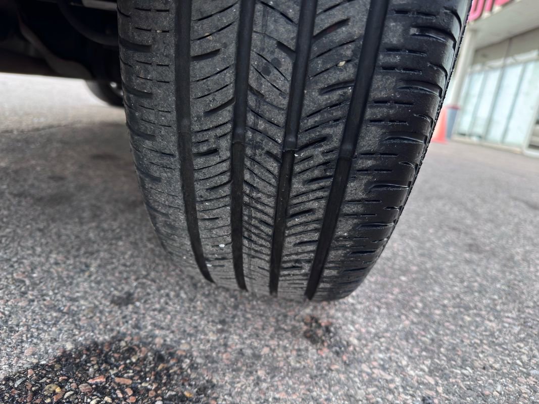 Used 2021 Buick Encore Preferred image 41