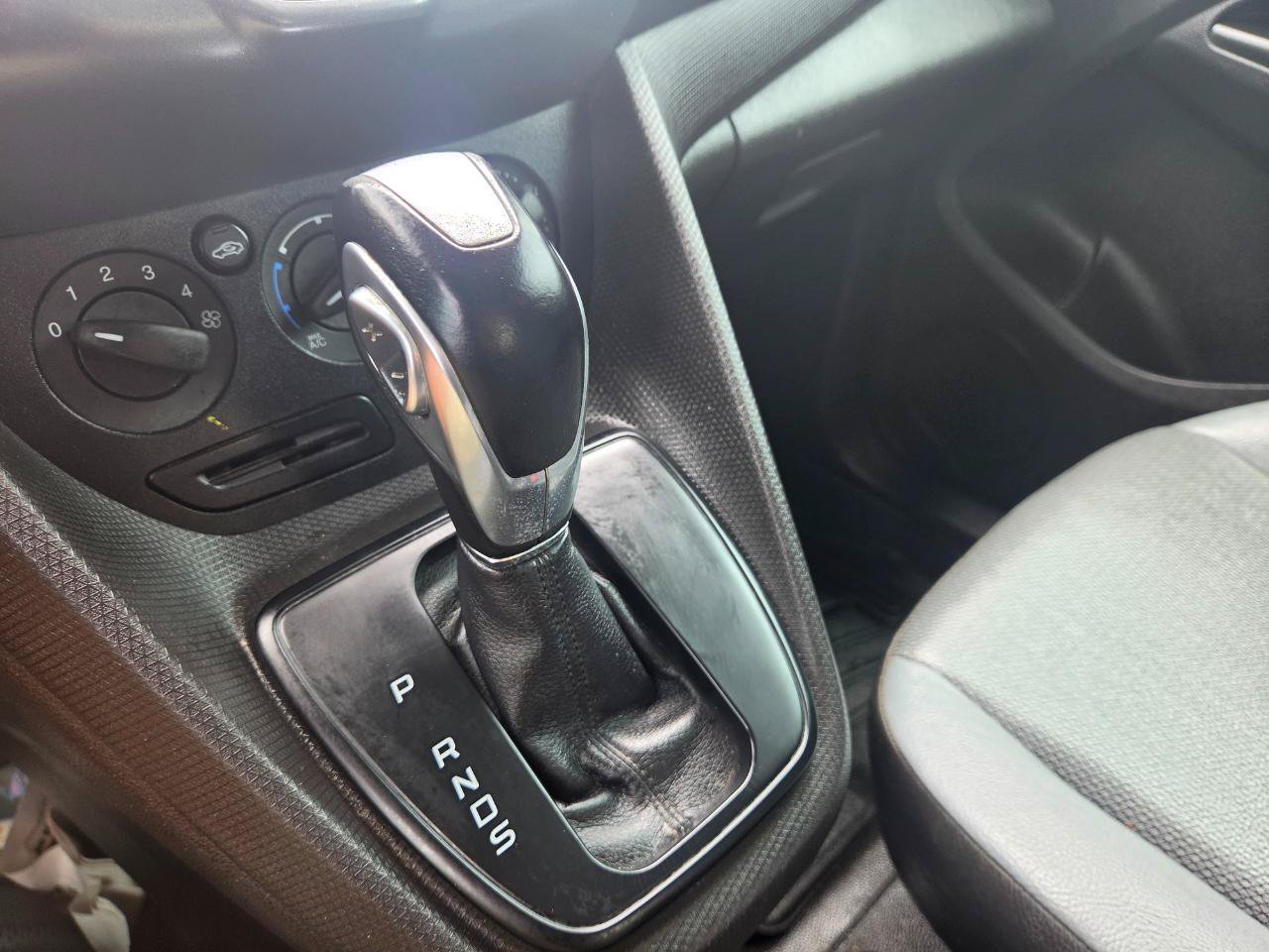 Used 2018 Ford Transit Connect XL FWD image 16