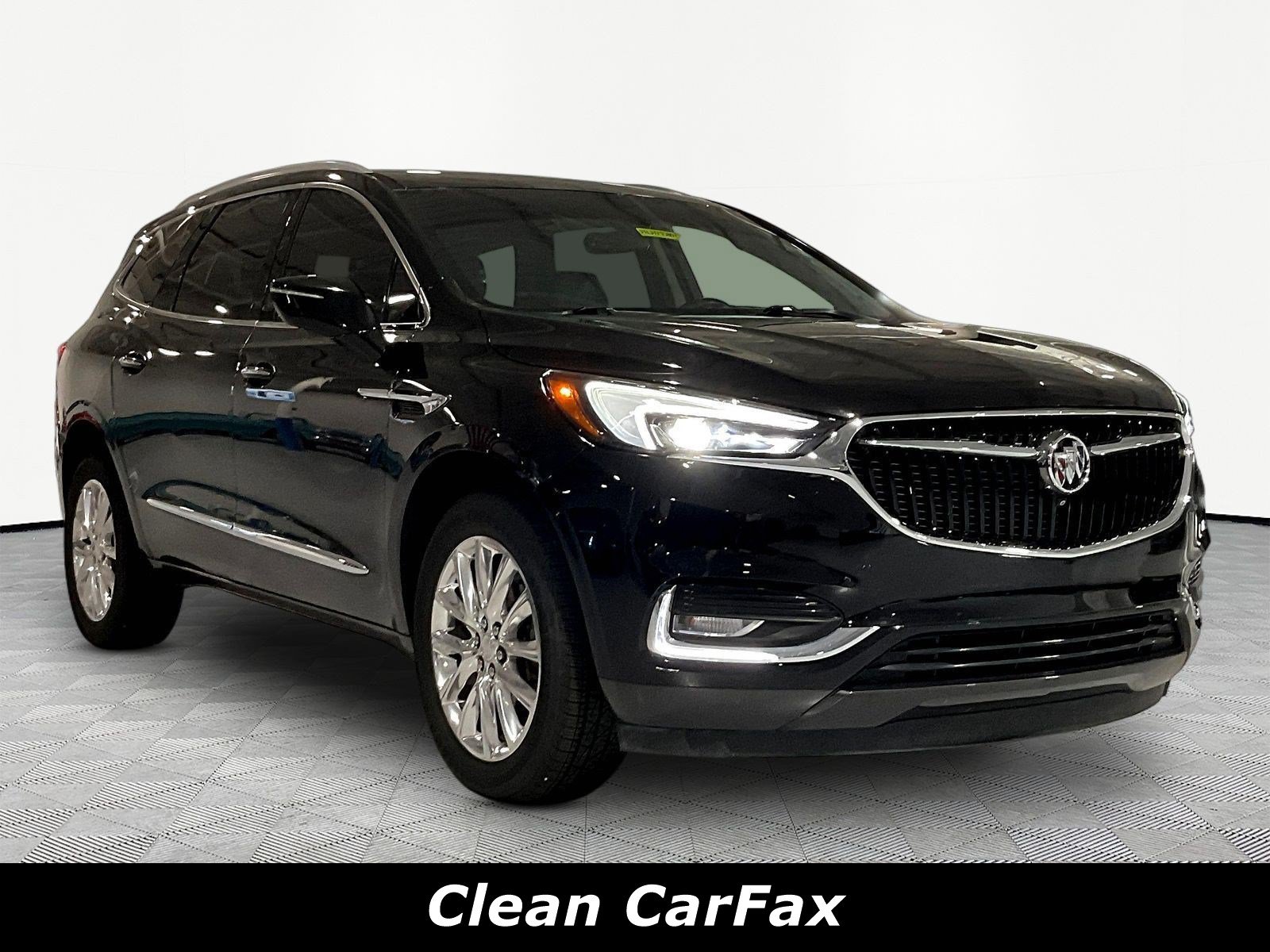 Used 2020 Buick Enclave Essence w/ Sound and Sites Package FWD image 3