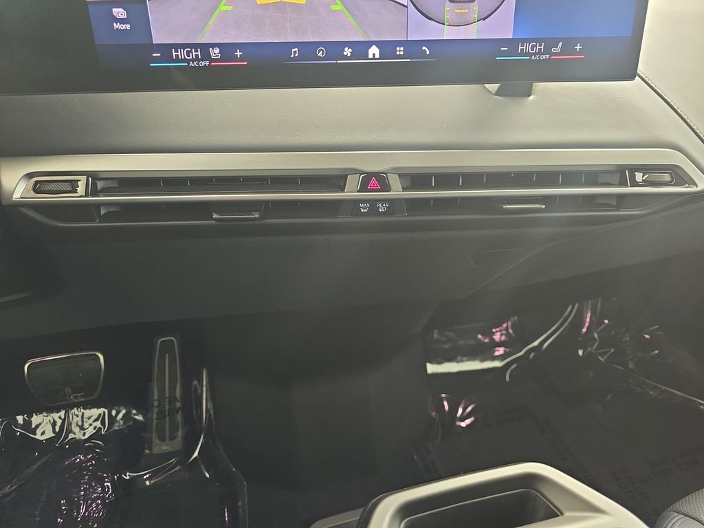 Used 2026 BMW iX xDrive45 w/ M Sport Package AWD/4WD image 27