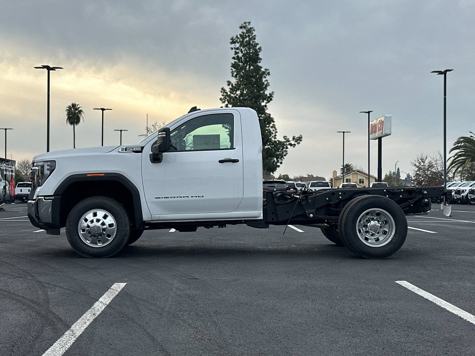 New 2025 GMC Sierra 3500 Pro w/ Convenience Package AWD/4WD image 7