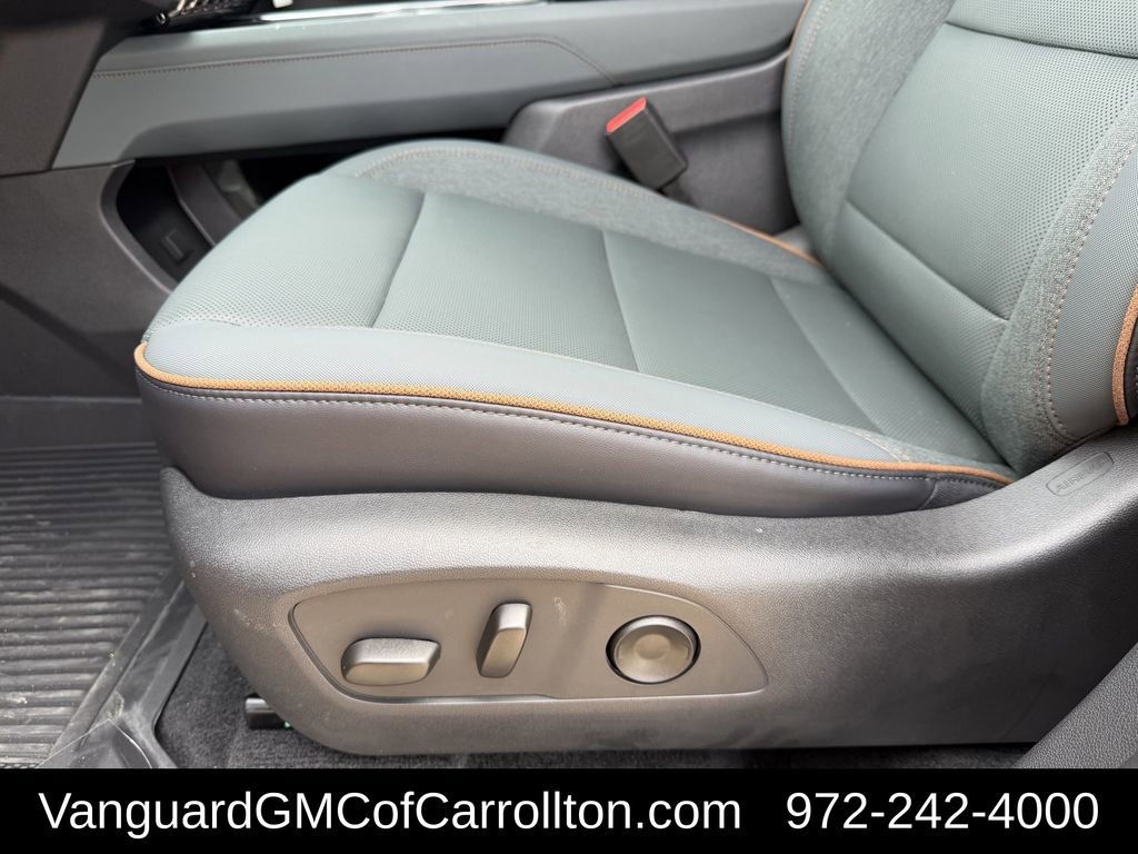 New 2026 GMC Acadia AT4 w/ LPO, Floor Liner Package AWD/4WD image 22
