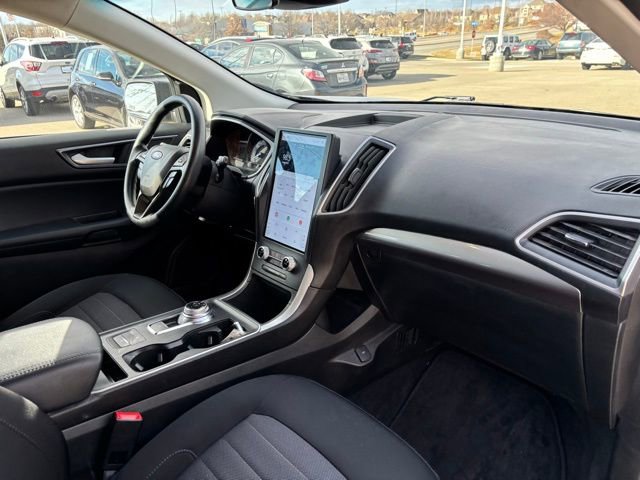 Used 2021 Ford Edge SE image 21