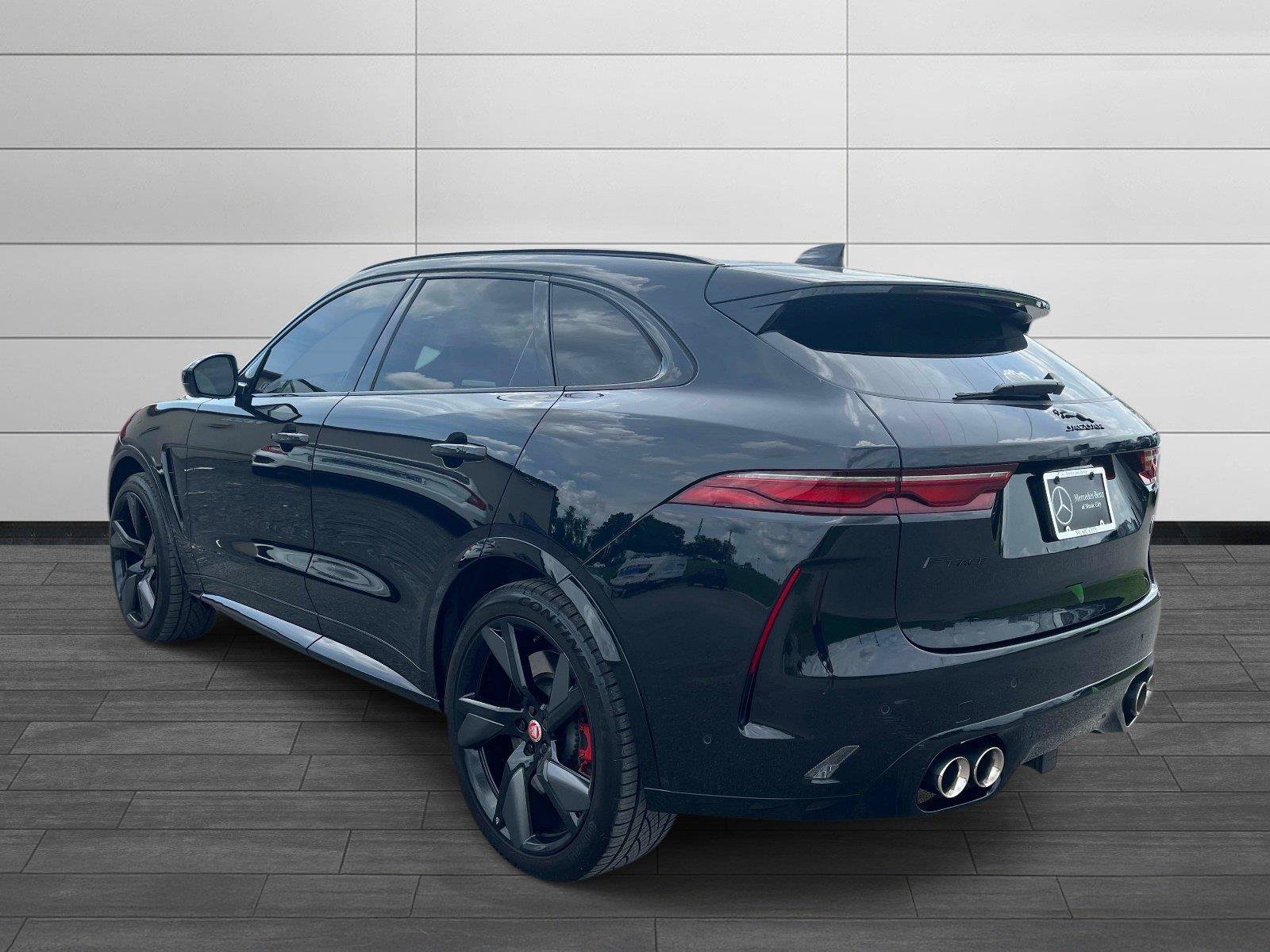 Used 2023 Jaguar F-PACE SVR AWD/4WD image 5