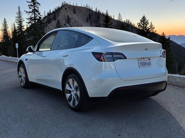 Used 2022 Tesla Model Y Long Range AWD/4WD image 5