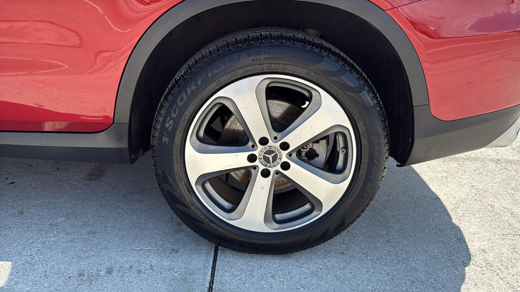 Used 2017 Mercedes-Benz GLC 300 4MATIC Coupe image 19