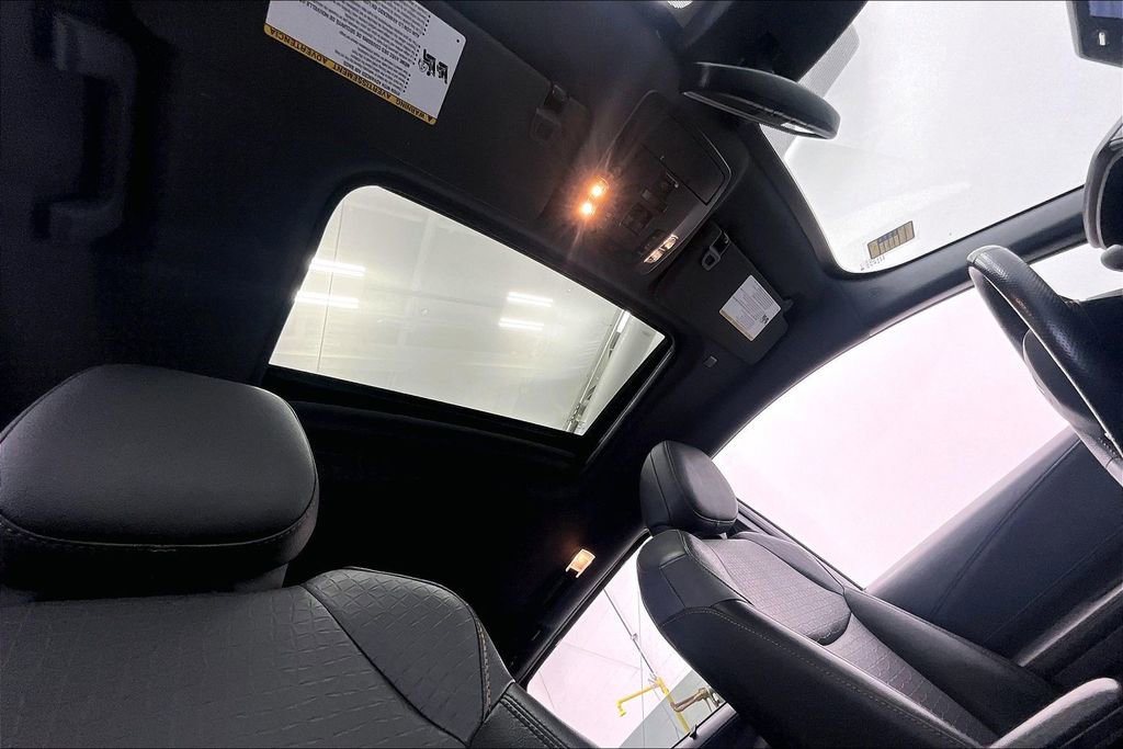 Used 2022 Toyota Sienna XLE Woodland Edition AWD/4WD image 16