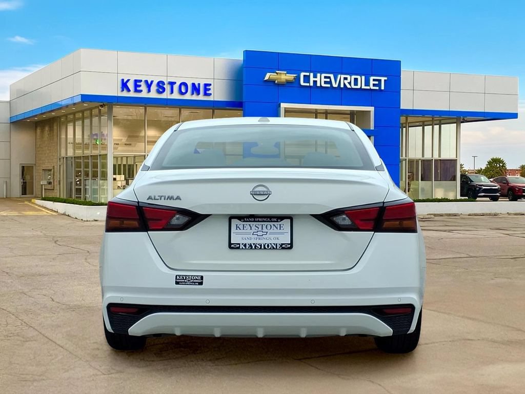 Used 2025 Nissan Altima 2.5 SV FWD image 6