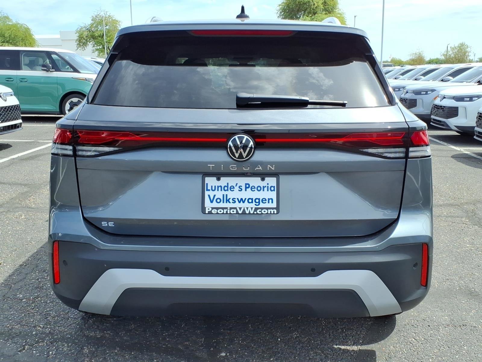 New 2026 Volkswagen Tiguan SE image 3