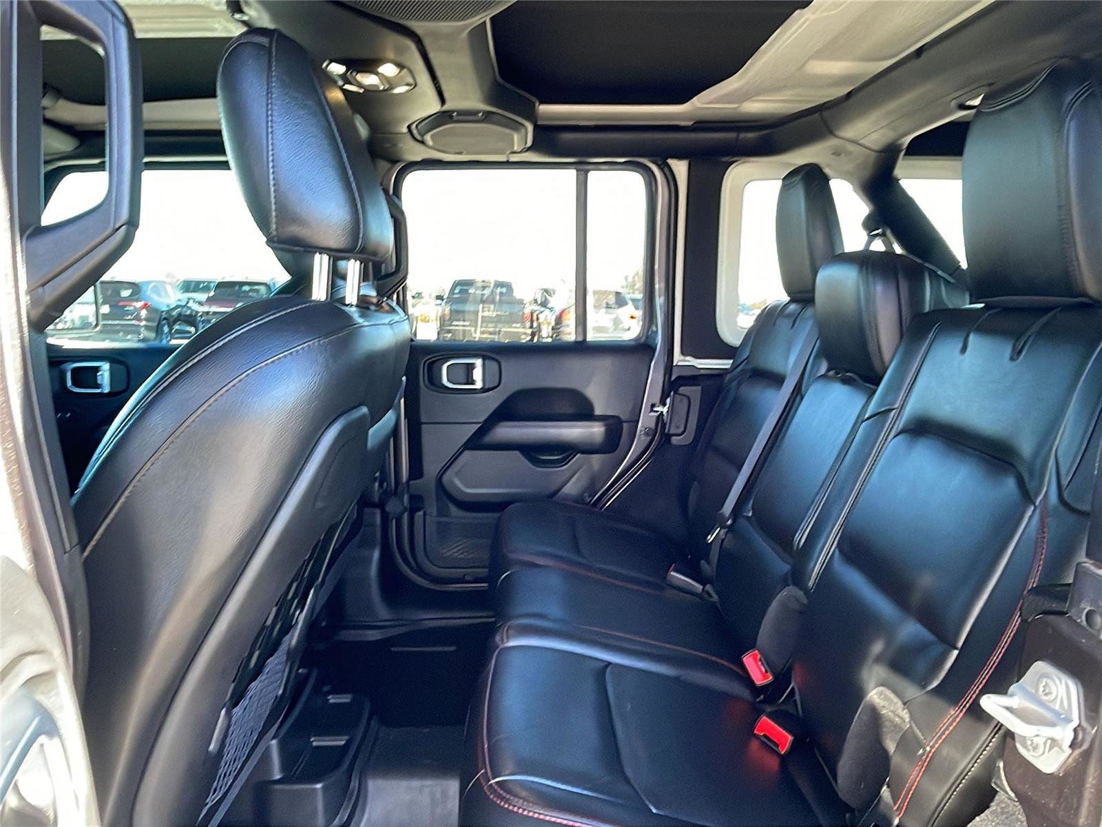 Used 2022 Jeep Wrangler Unlimited Rubicon w/ Steel Bumper Group image 17