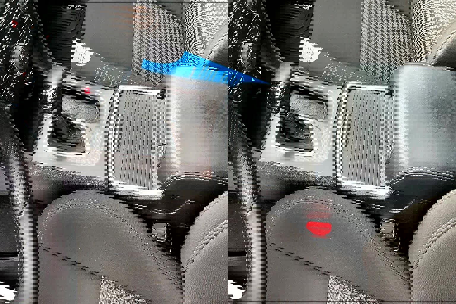 Used 2023 Dodge Charger R/T w/ Technology Group image 17