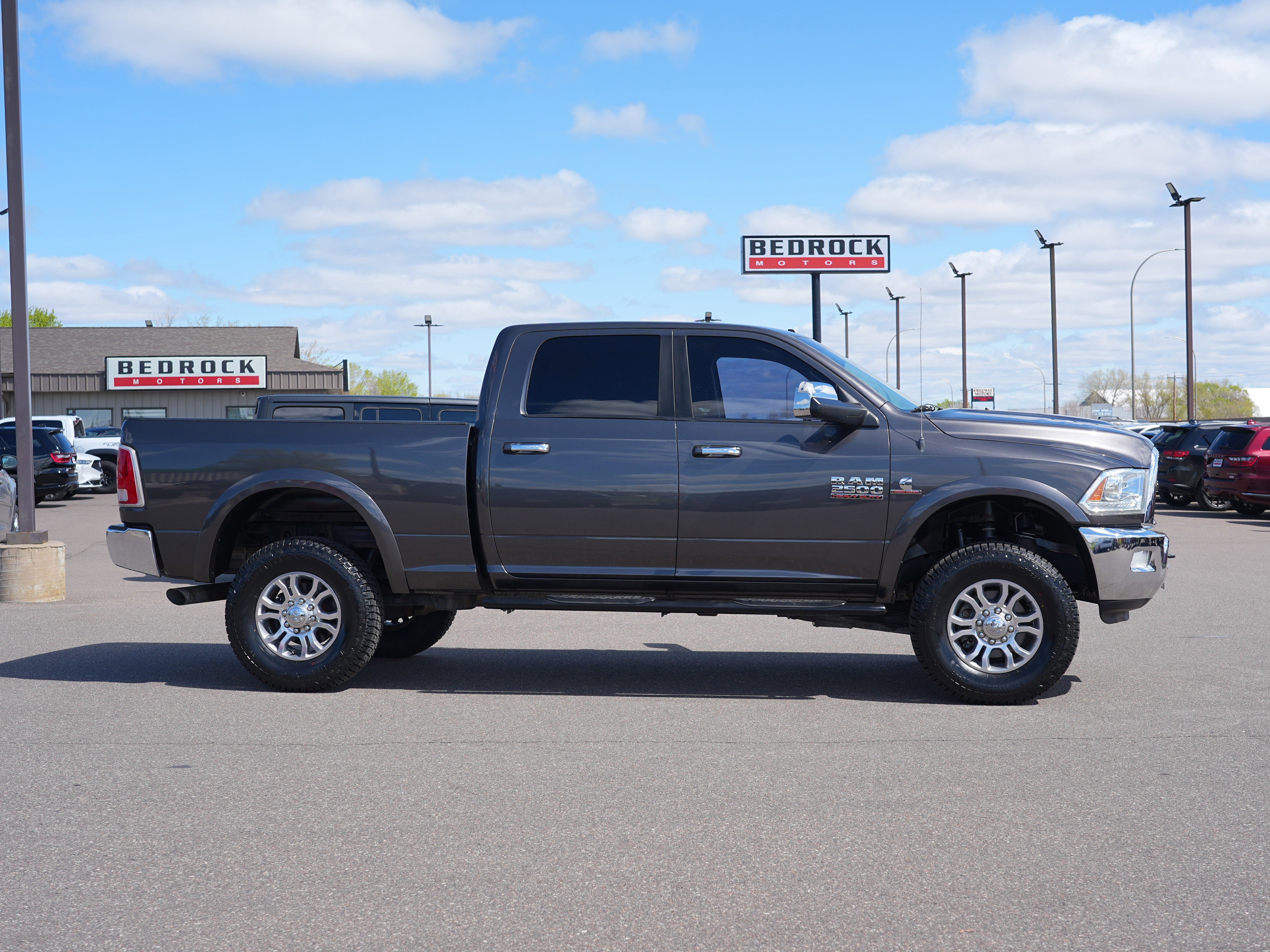 Used 2014 RAM 2500 Laramie AWD/4WD image 2