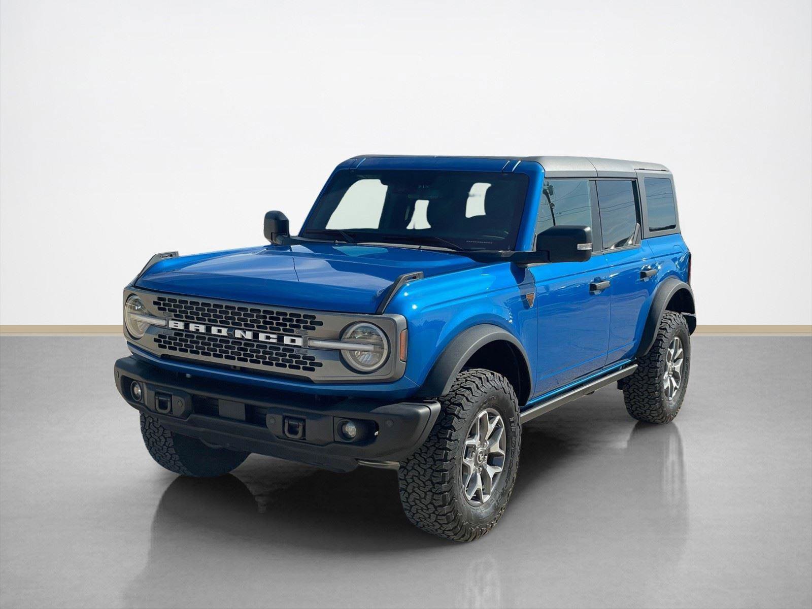 Used 2025 Ford Bronco Badlands image 3