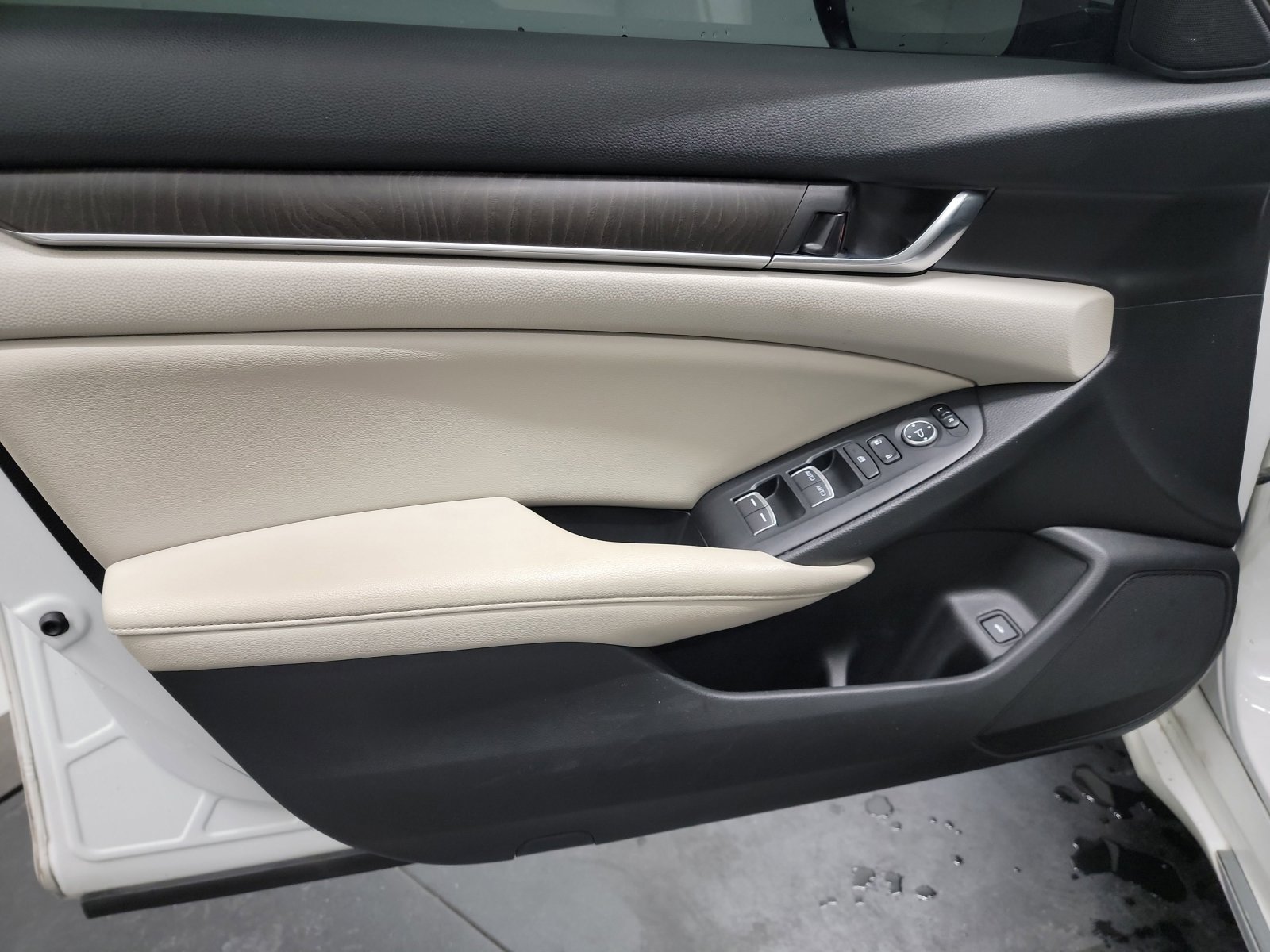 Used 2019 Honda Accord EX image 13