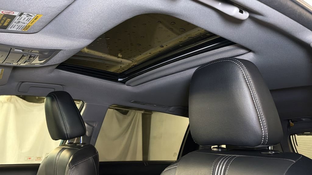 Used 2018 Toyota Highlander SE image 6