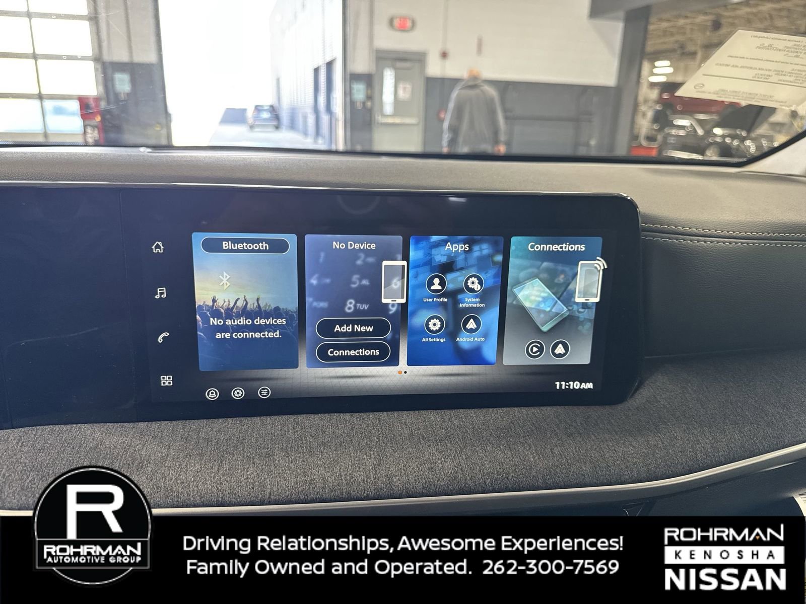 Used 2025 Nissan Kicks SV AWD/4WD image 5