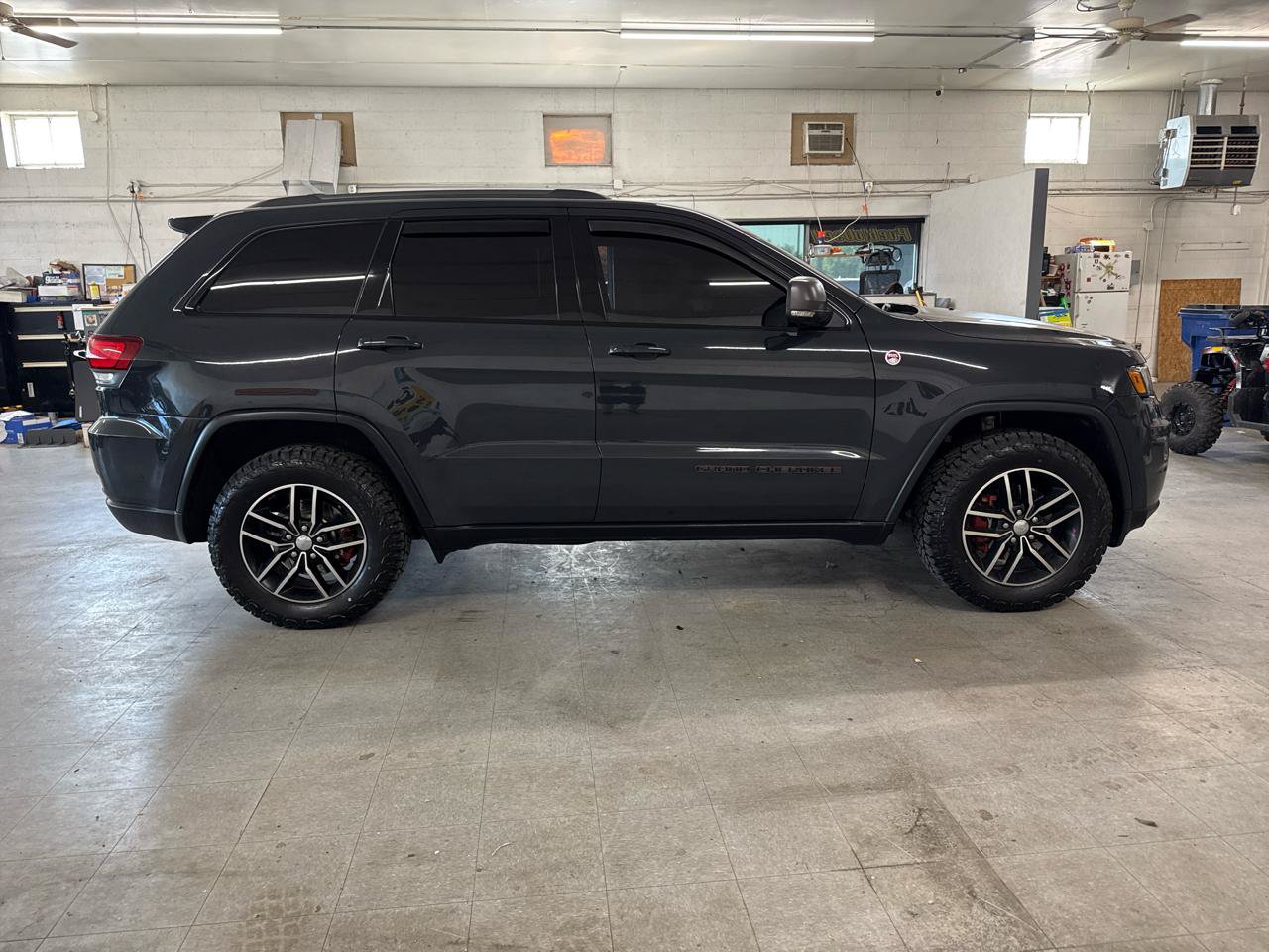 Used 2018 Jeep Grand Cherokee Trailhawk w/ Trailhawk Luxury Group AWD/4WD image 82