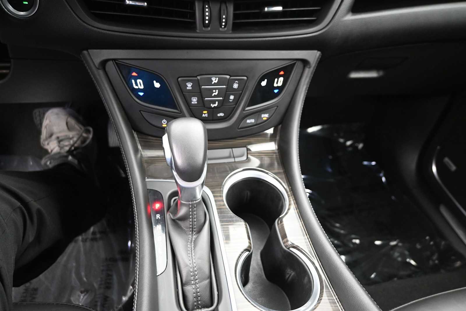 Used 2019 Buick Envision Premium w/ LPO, Road Trip Package AWD/4WD image 15