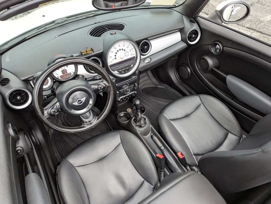 Used 2011 MINI Cooper Convertible FWD image 38