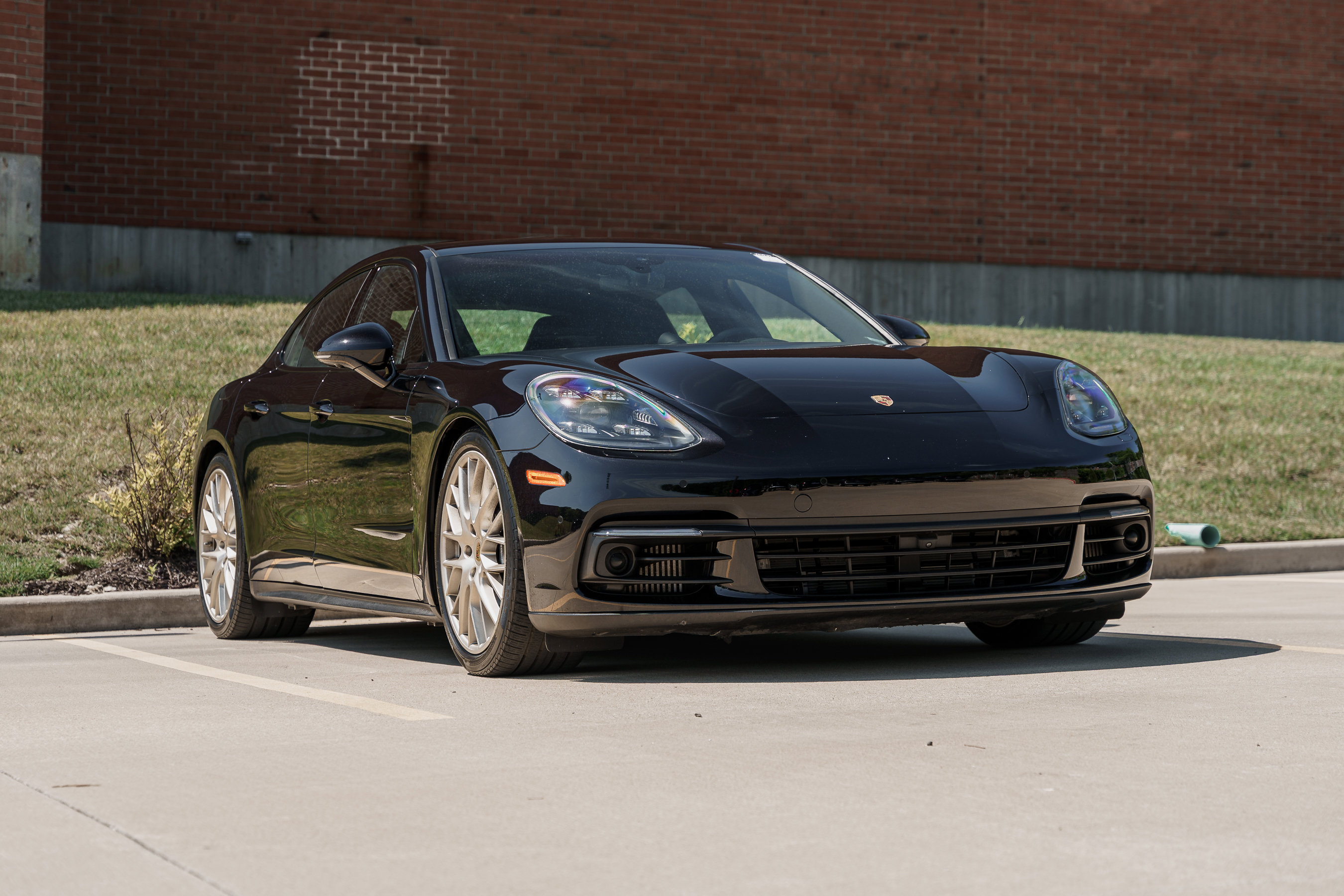 Used 2020 Porsche Panamera 4 image 1