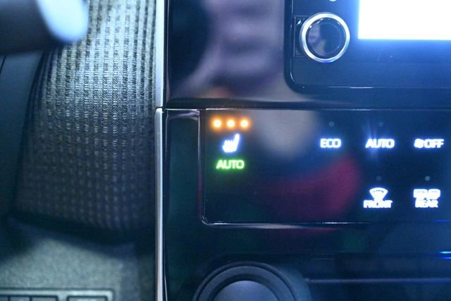 Used 2025 Subaru Solterra Premium w/ Premium Package image 32