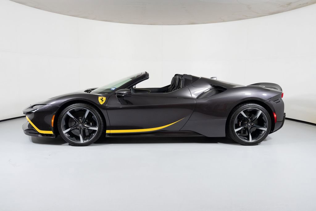 Used 2022 Ferrari SF90 Spider image 26