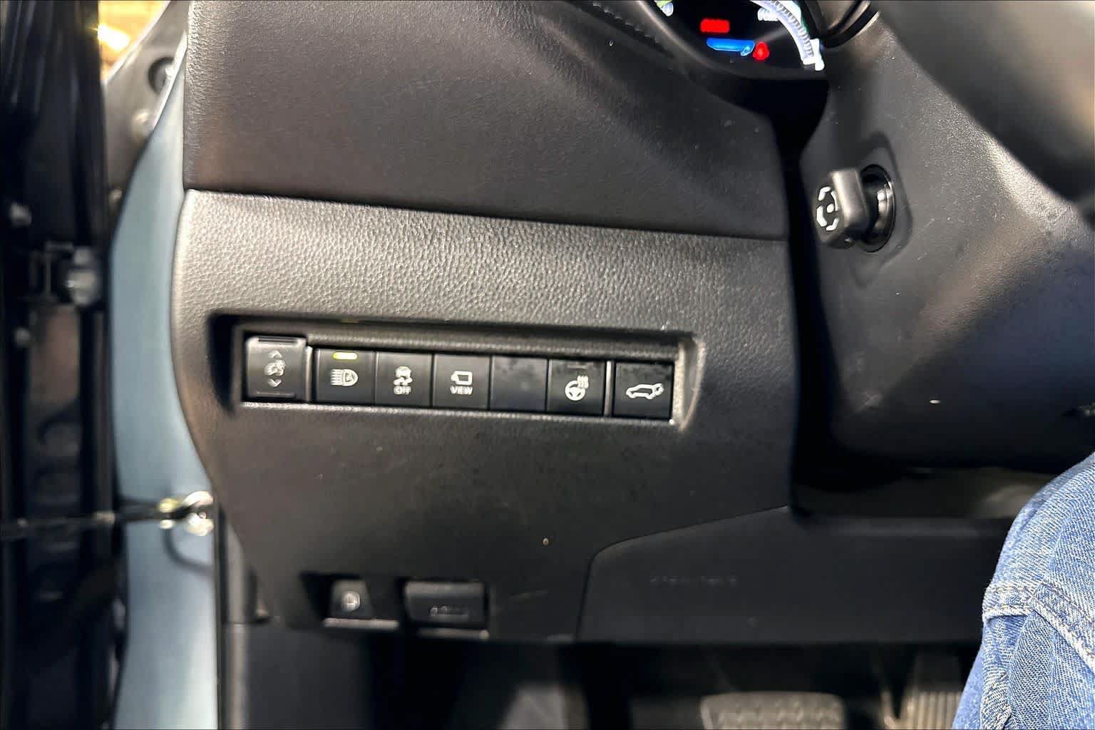 Used 2021 Toyota Venza Limited w/ Advanced Technology Package AWD/4WD image 33
