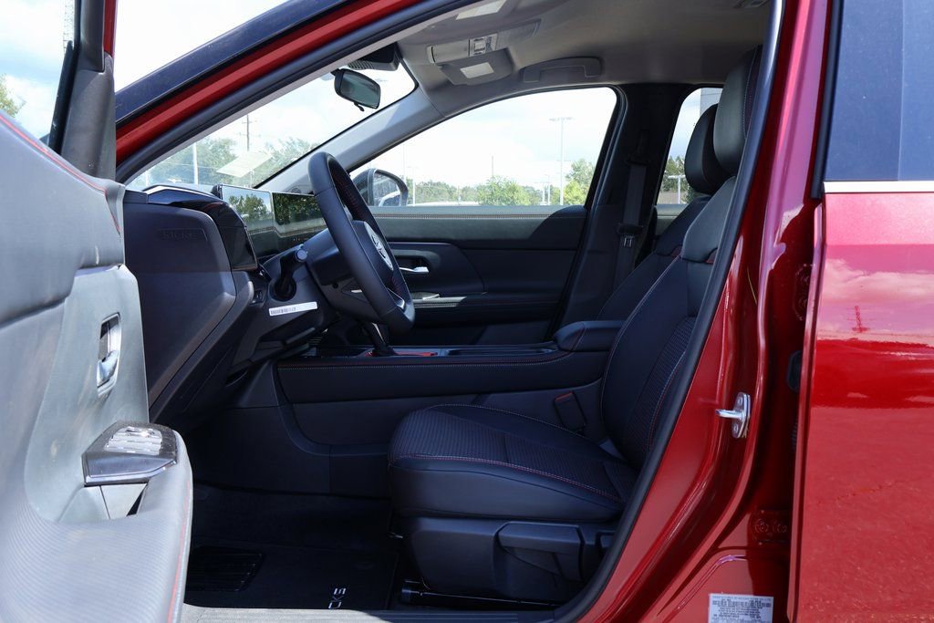 New 2026 Nissan Kicks SR image 7