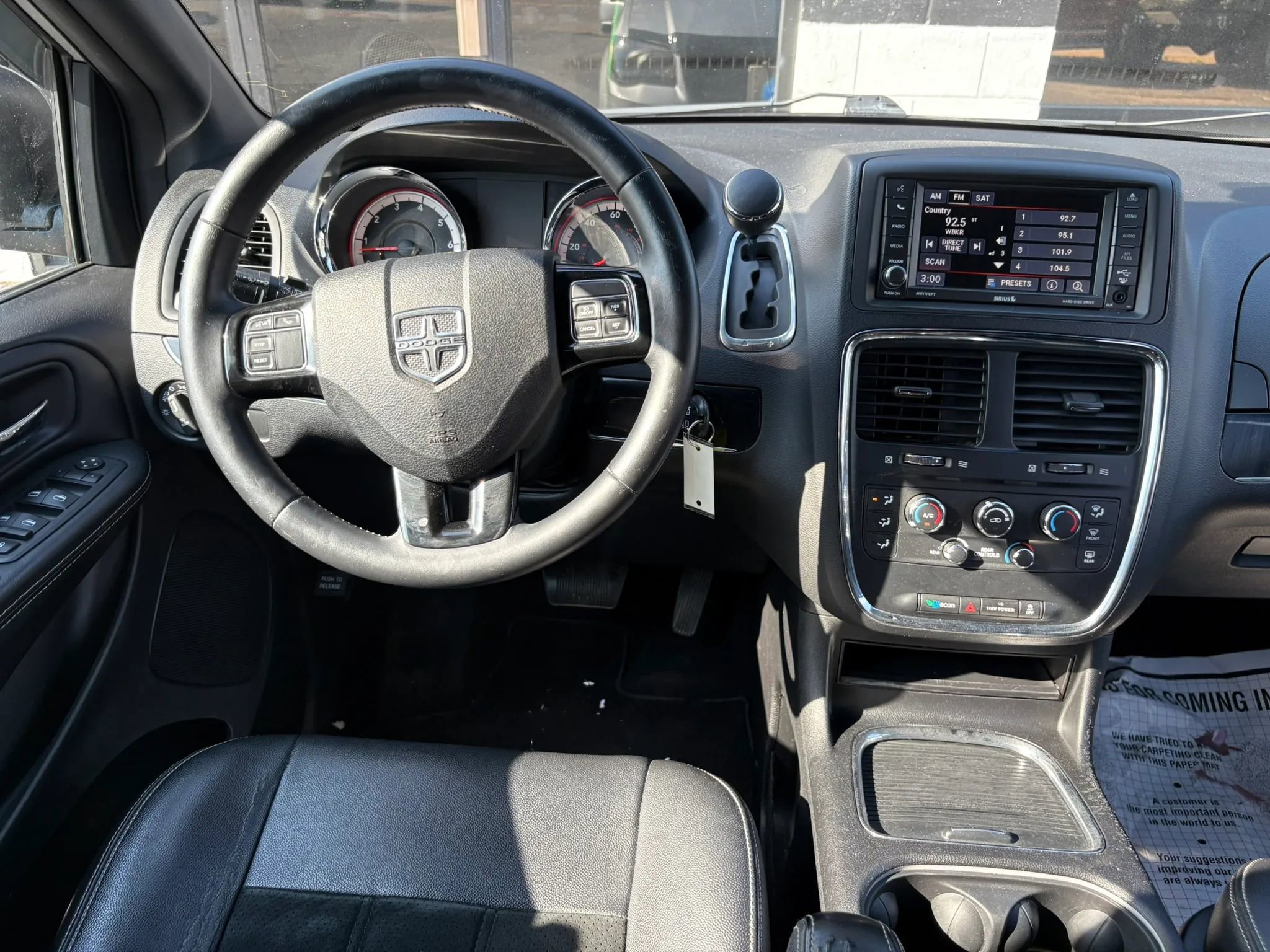 Used 2016 Dodge Grand Caravan SXT FWD image 25