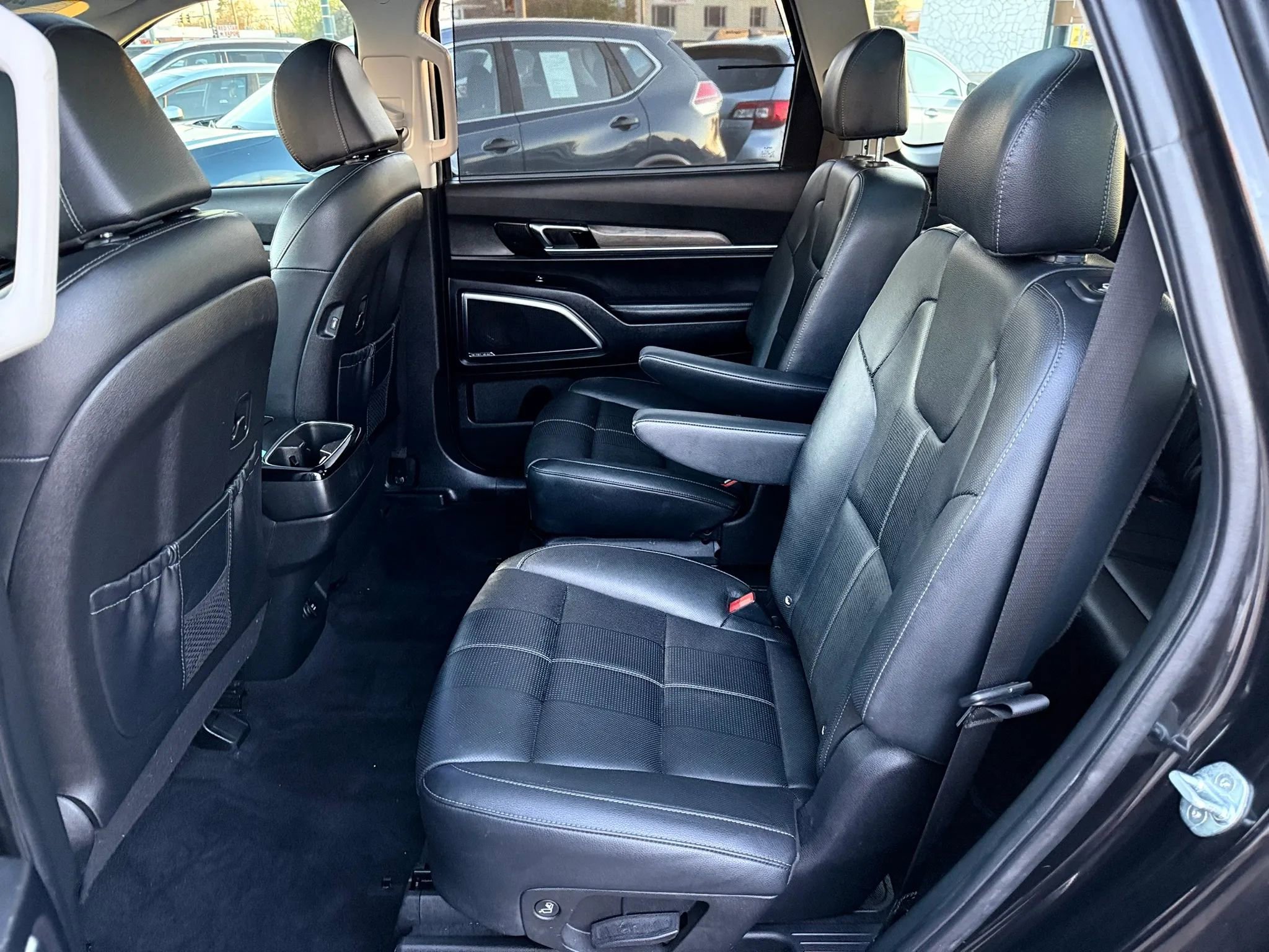 Used 2022 Kia Telluride SX w/ Nightfall Edition Package image 16
