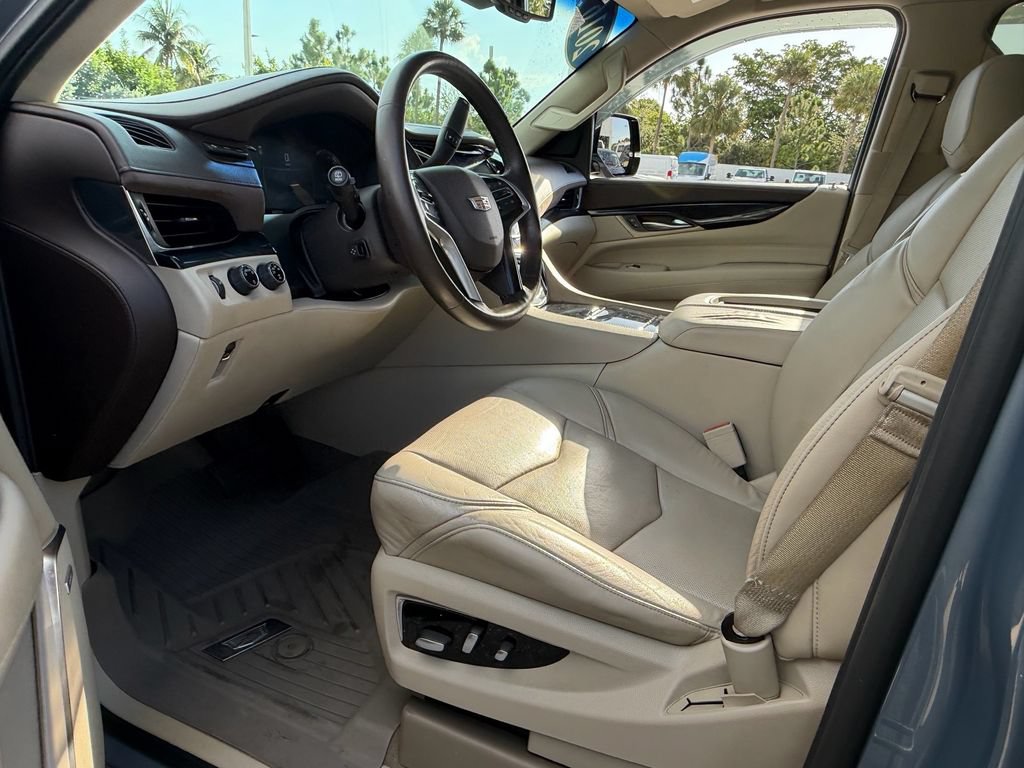 Used 2016 Cadillac Escalade Premium AWD/4WD image 11