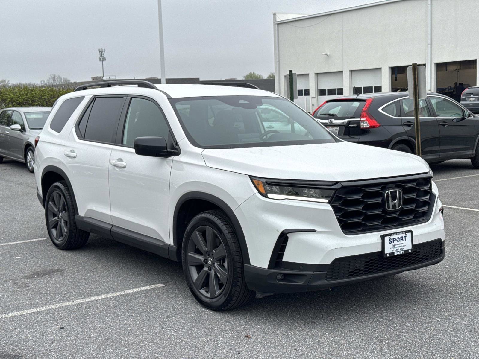 Used 2025 Honda Pilot Sport image 25