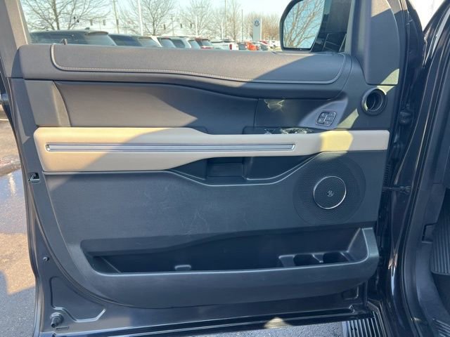 Used 2024 Ford Expedition Limited image 28