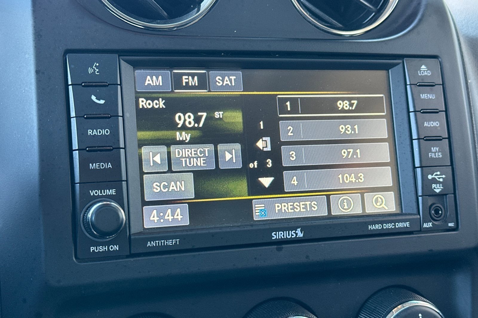 Used 2016 Jeep Patriot High Altitude image 17