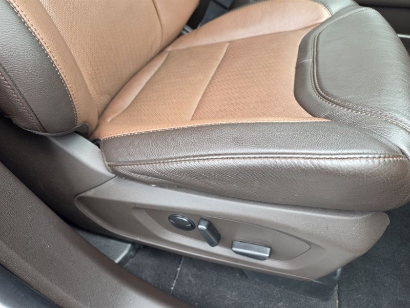 Used 2023 Ford Explorer King Ranch w/ Technology Package AWD/4WD image 38